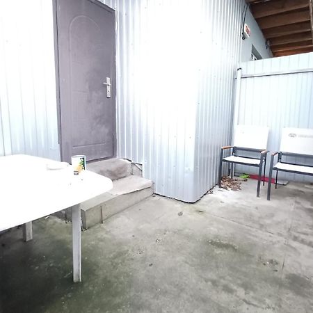 Дом С Удобствами, Возле 3 Городской Больницы Tjerkasy Exteriör bild