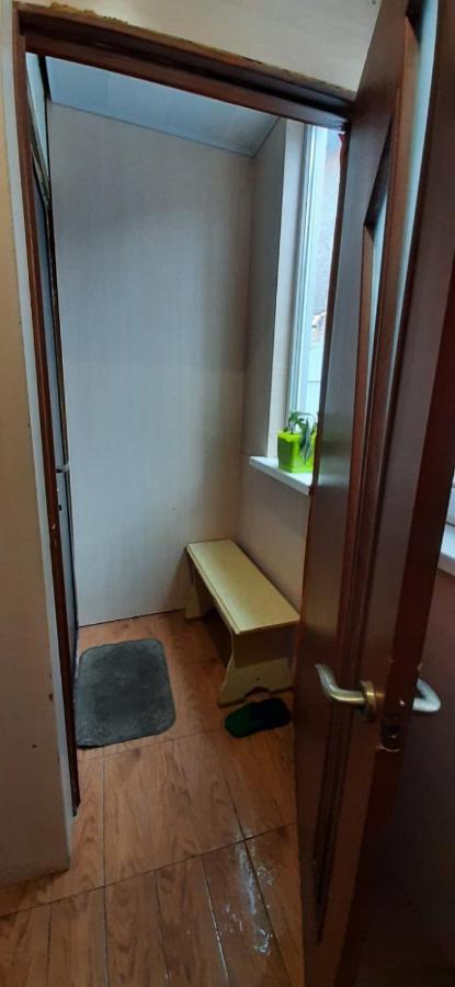 Дом С Удобствами, Возле 3 Городской Больницы Tjerkasy Exteriör bild